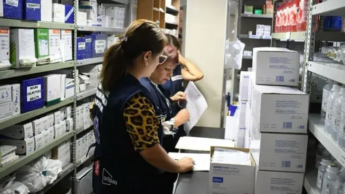 Inmovilizan 70 mil frascos de suero fisiológico Medifarma en Chiclayo Inmovilizan 70 mil frascos de suero fisiológico Medifarma en Chiclayo