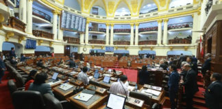Denuncia a trabajador de partido de César Acuña por sueldos altos