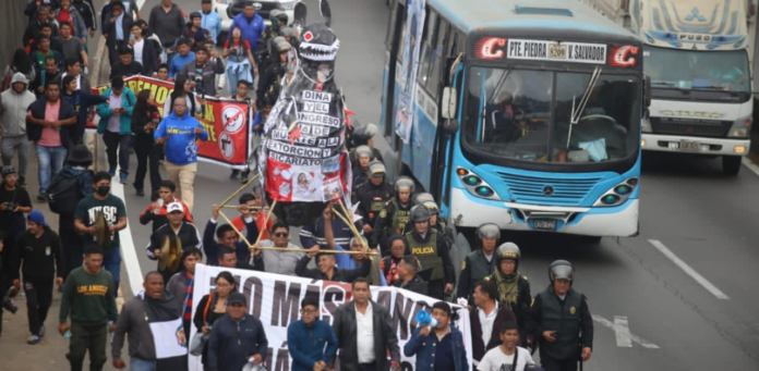 Conductores acatarán paro de transportistas y exigen seguridad