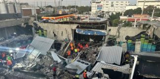 Mueren 27 en derrumbe de techo en discoteca