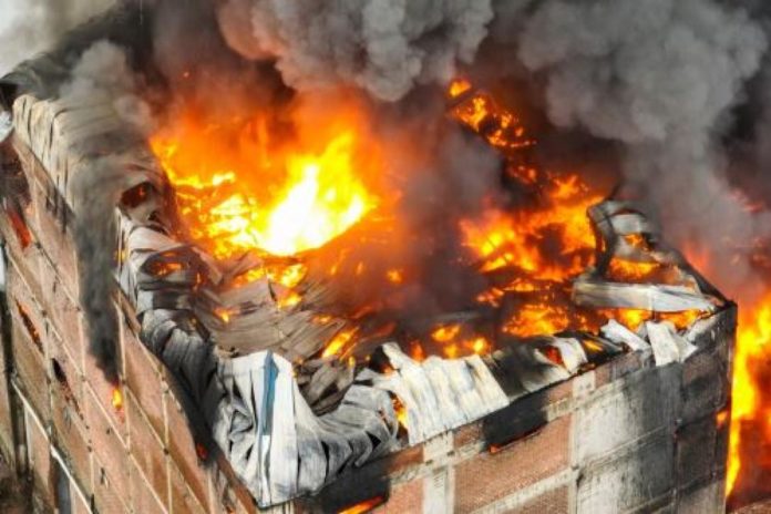 El problema de los almacenes en el Centro de Lima y los masivos incendios