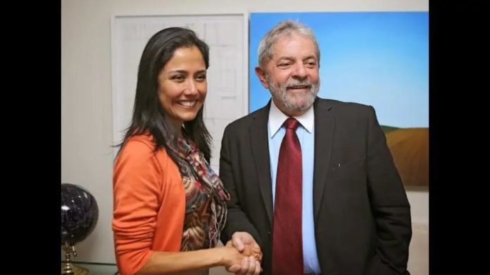 Nadine Heredia llegó a la base aérea de Brasilia como asilada Nadine Heredia llegó a la base aérea de Brasilia como asilada