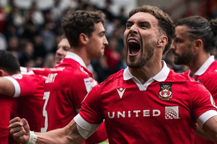 Wrexham de Ryan Reynolds asciende de categoría Wrexham de Ryan Reynolds asciende de categoría