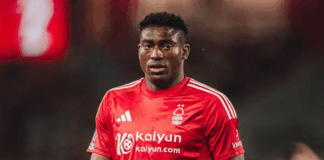 Taiwo Awoniyi en coma inducido por duro golpe en la Premier League