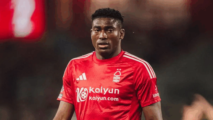 Taiwo Awoniyi en coma inducido por duro golpe en la Premier League Taiwo Awoniyi en coma inducido por duro golpe en la Premier League