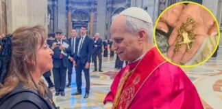 Dina Boluarte dio regalo al papa León XIV