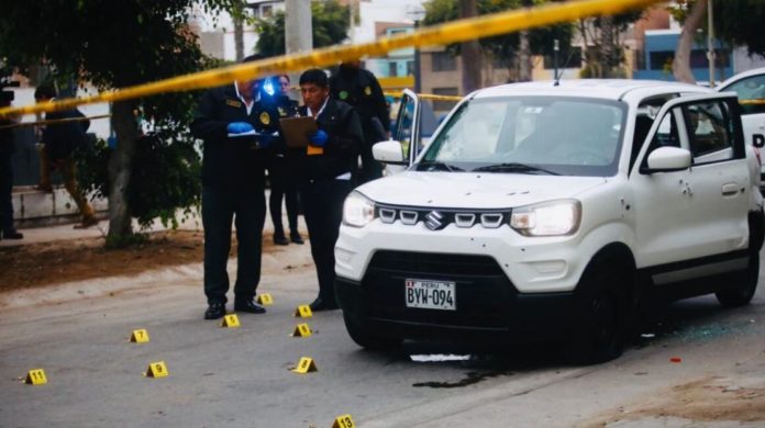 Los acribillan dentro de Camioneta en el Callao Los acribillan dentro de Camioneta en el Callao