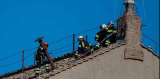 Vaticano instaló una chimenea en la parte superior de la Capilla Sixtina