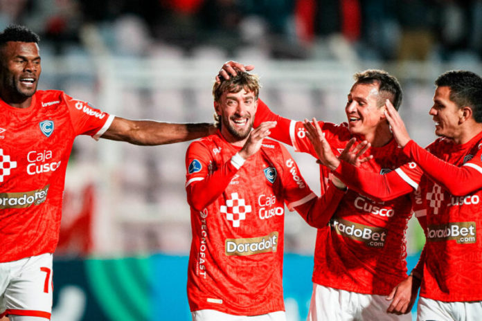 Cienciano goleó y aseguró su clasificación a siguiente ronda de la Sudamericana