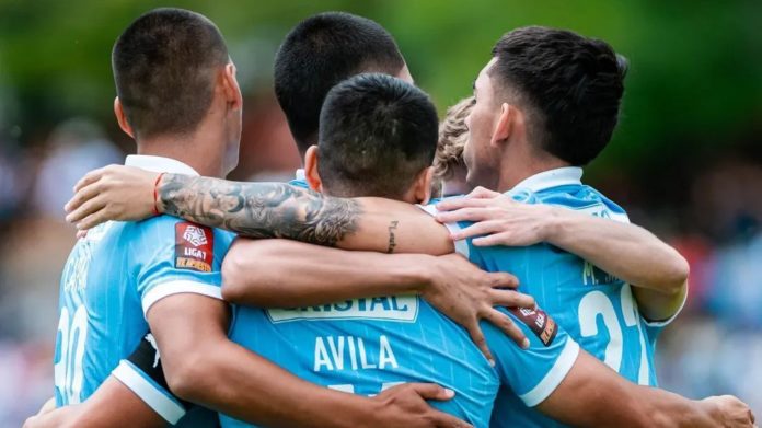 Sporting Cristal goleó a Ayacucho y va subiendo en la tabla Sporting Cristal goleó a Ayacucho y va subiendo en la tabla