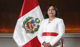 Dina Boluarte inició trámite para duplicar su sueldo Dina Boluarte inició trámite para duplicar su sueldo