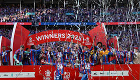 Crystal Palace conquista su primer gran título en 120 años