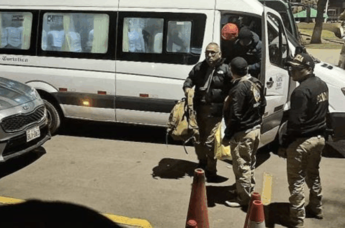 Investigan a policía por desaparición de dinero tras operativo