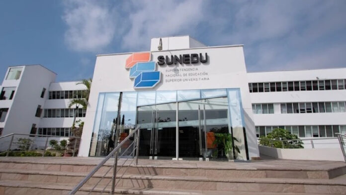 Declaran ilegales reglas de Sunedu sobre clases 100% virtuales
