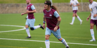 Iron Maiden jugó una 'pichanga' contra el equipo de Oliver Sonne