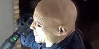 Asesino de legisladora usó máscara de látex