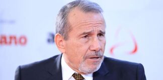 Respalda programa de TV de Boluarte Elmer Schialer