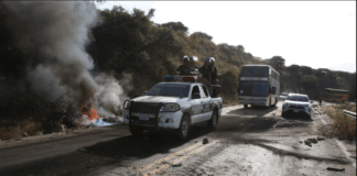 Liberan vías tomadas por seguidores de Evo Liberan vías tomadas por seguidores de Evo