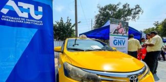 Multa si no pintan su taxi de amarillo