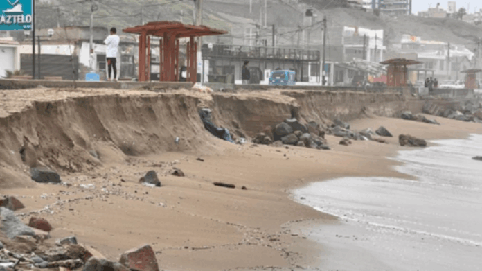 Oleajes anómalos dañan playas de Barranca