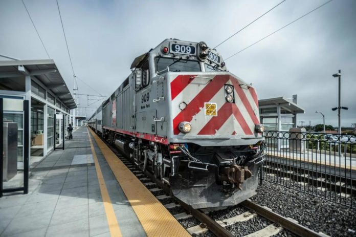 Tren Lima-Chosica: primer embarque llegará al Perú en julio