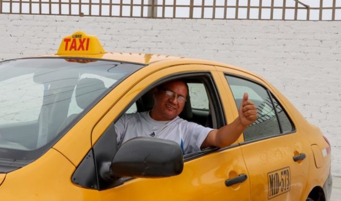 Todos los taxis deberán estar pintados de amarillo