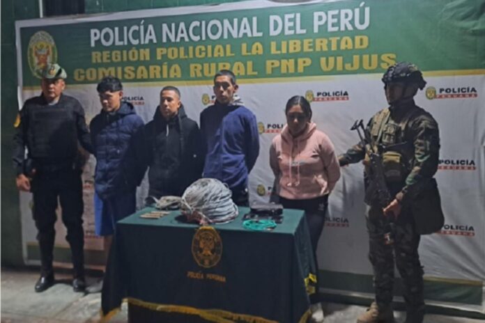 001189558W Detienen a personas con municiones y material explosivo en Pataz