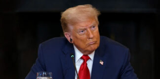 Donald Trump amenaza a Canadá con un arancel del 35 % Donald Trump amenaza a Canadá con un arancel del 35 %