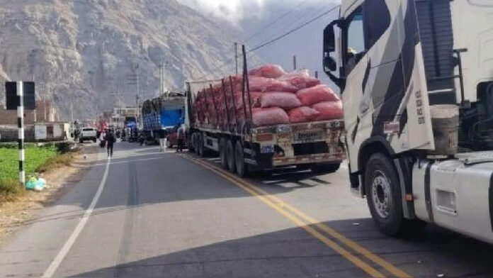 Sutran reporta seis carreteras bloqueadas a nivel nacional