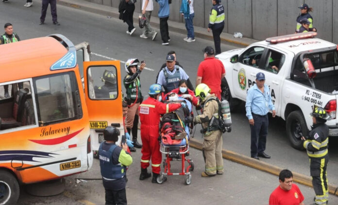 Fiscalía inició diligencias por choque entre bus y Metropolitano