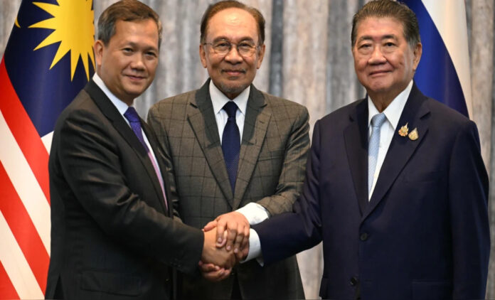 Tailandia y Camboya acuerdan un alto al fuego Tailandia y Camboya acuerdan un alto al fuego