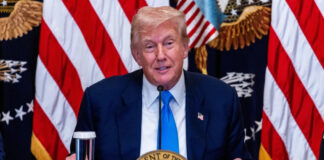 Donal Trump celebra los aranceles y afirma que EE.UU. está creciendo