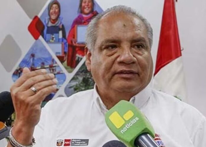 César Sandoval César Sandoval