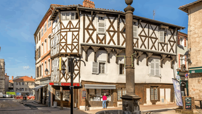 Francia vende casas a un euro para atraer habitantes