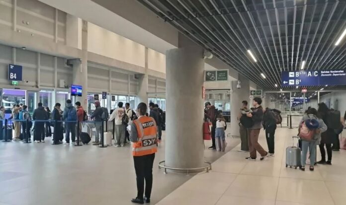 Muere en “check in” de Jorge Chávez Muere en “check in” de Jorge Chávez