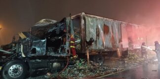 Tráiler se incendia en la Vía de Evitamiento