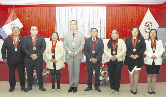 Vecinos de Mi Perú con policlínico municipal