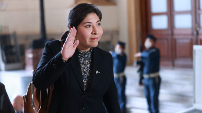 Betssy Chávez se declara en huelga de hambre Betssy Chávez se declara en huelga de hambre