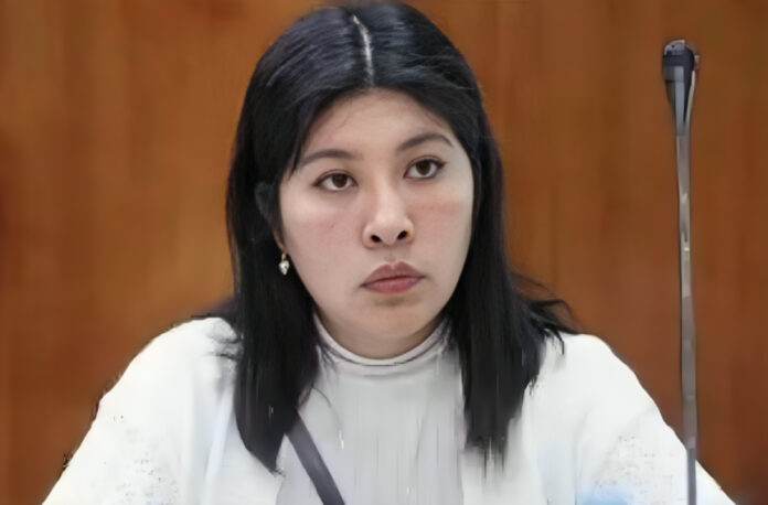 Betssy Chávez levanta huelga de hambre tras 15 días