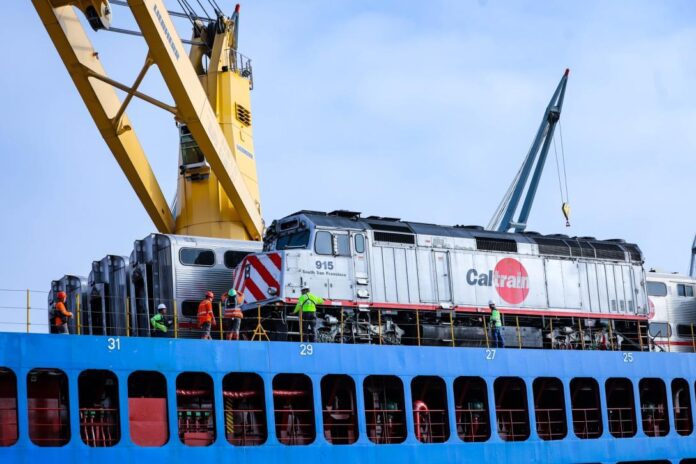 Tren Lima-Chosica trasladaría 7 mil pasajeros en solo dos recorridos Tren Lima-Chosica trasladaría 7 mil pasajeros en solo dos recorridos