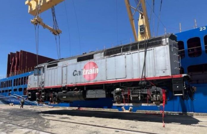 trenes donados por CalTrain a la Municipalidad de Lima