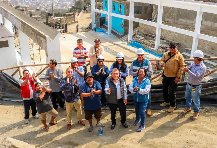 ‘Muni’ de Carabayllo inició obras de complejos deportivos ‘Muni’ de Carabayllo inició obras de complejos deportivos