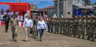 Dina Boluarte llegó a Santa Rosa en medio de tensión con Colombia Dina Boluarte llegó a Santa Rosa en medio de tensión con Colombia