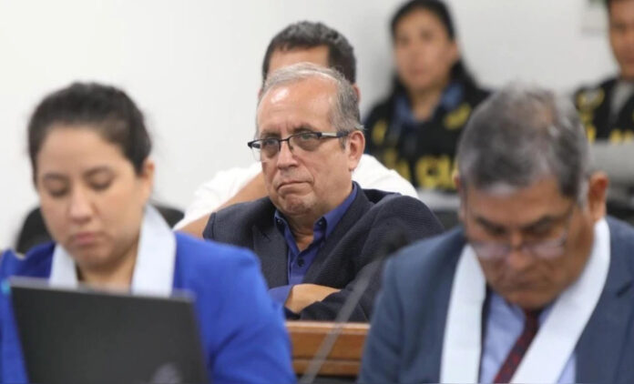 Fiscalía realiza operativo de allanamiento en casa de Nicanor Boluarte Fiscalía realiza operativo de allanamiento en casa de Nicanor Boluarte