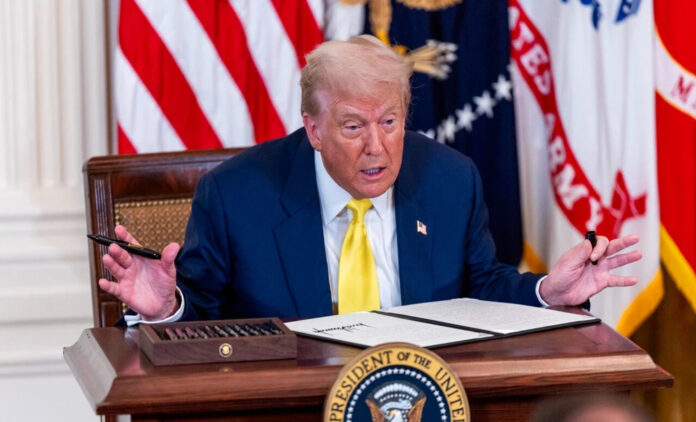 EE.UU. espera recibir 50 000 millones de dólares al mes por aranceles