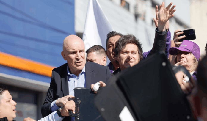 Atacan al presidente MIlei seguidores de Kircher.