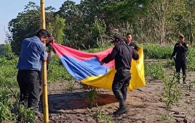 Cancillería rechaza bandera colombiana en Chinería