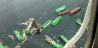 Contenedores cayeron al mar frente al Callao