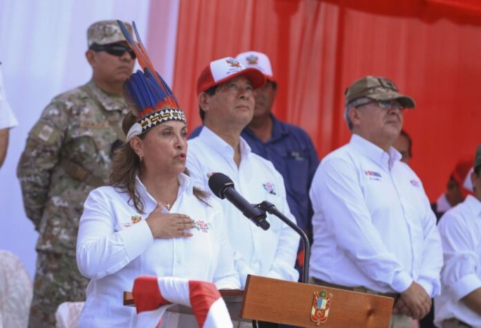 Dina Boluarte llegó a Cinería