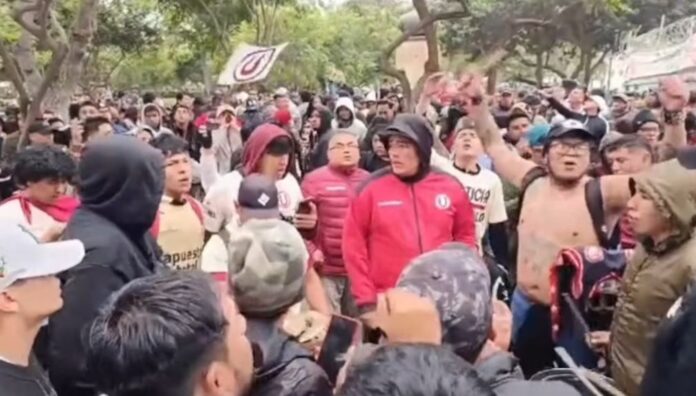 Hinchas pitean a SUNAT por administrador Pitean a SUNAT por administrador